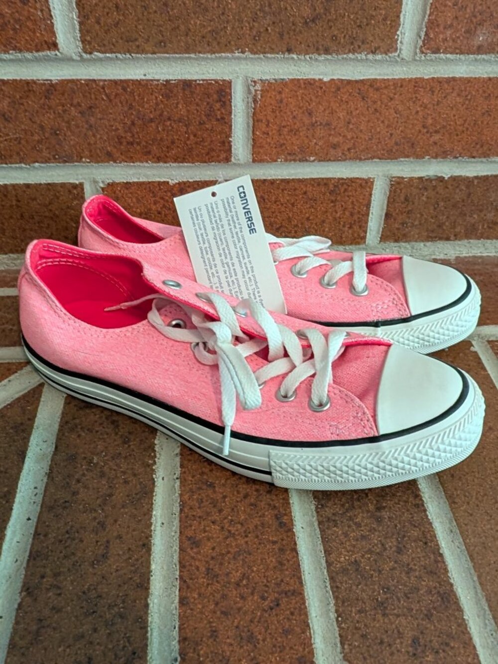 Converse Chuck Taylor All Star Low Top Pink Canvas Sneakers Women's 8 Men's 6